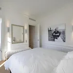 5 Bedroom Luxury Duplex Near Tour Eiffel