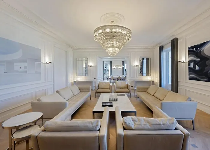 5 Bedroom Luxury Duplex Near Tour Eiffel