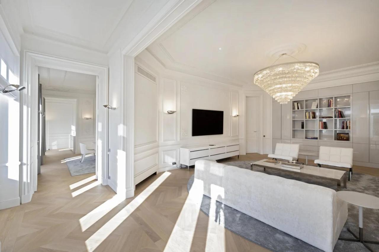 5 Bedroom Luxury Duplex Near Tour Eiffel * Paris